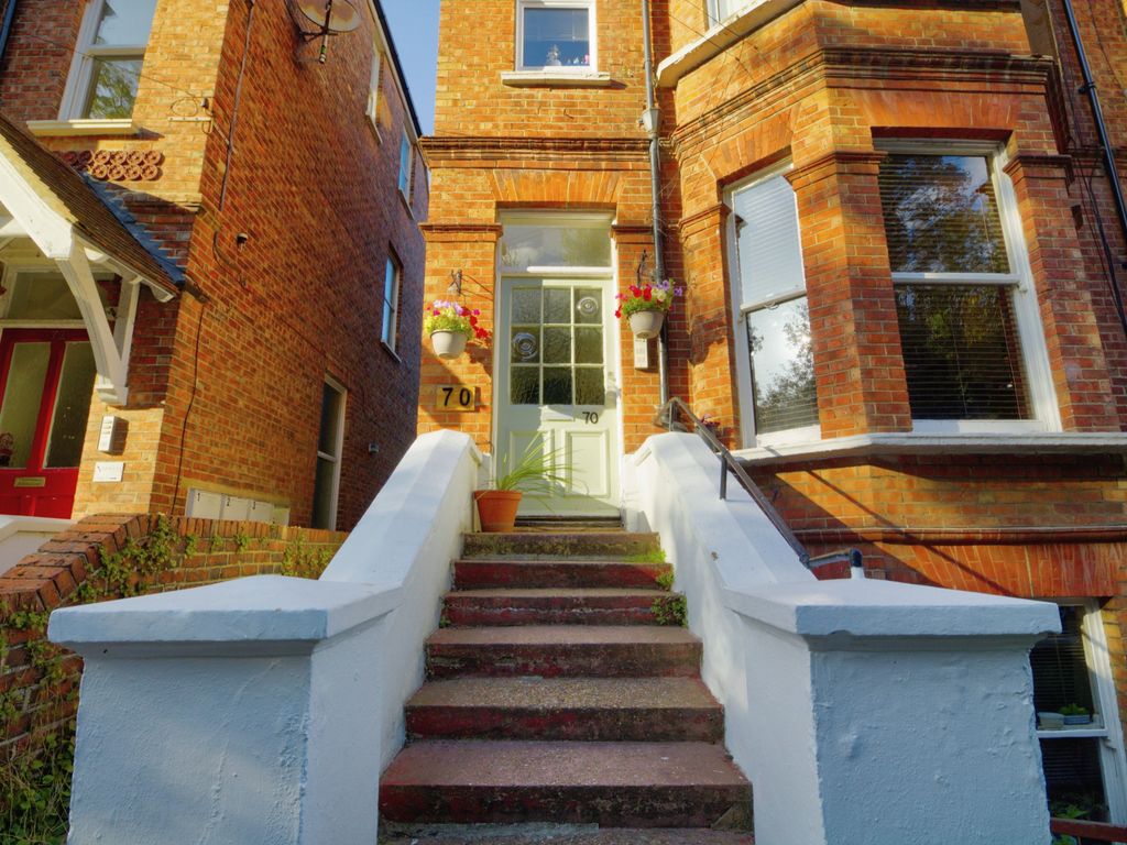 1 bed flat for sale in Broadmead Road, Folkestone CT19, £180,000 Zoopla