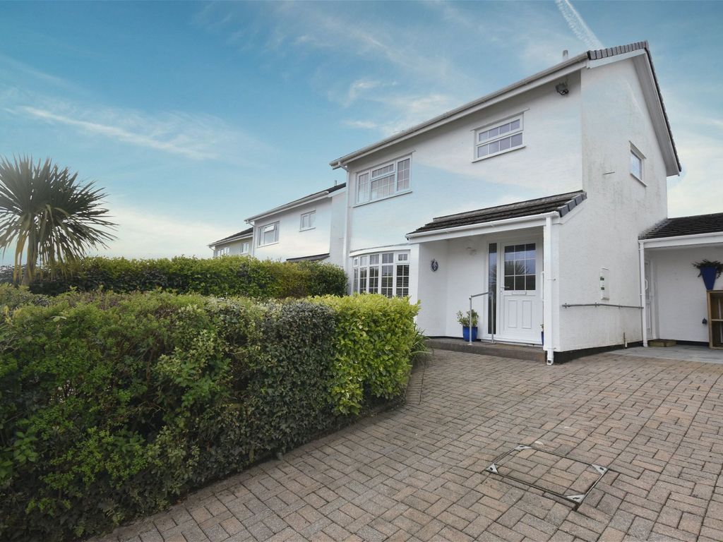 3 bed detached house for sale in Castle View, Saundersfoot SA69, £395,000 Zoopla