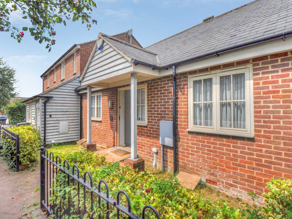 2 bed semidetached bungalow for sale in Hogarth Mews, Princes