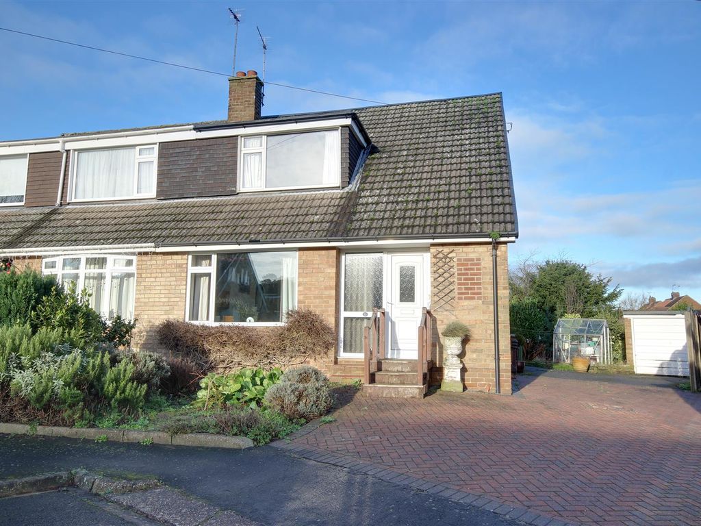 3 bed semidetached house for sale in Chantry Way East, Swanland, North