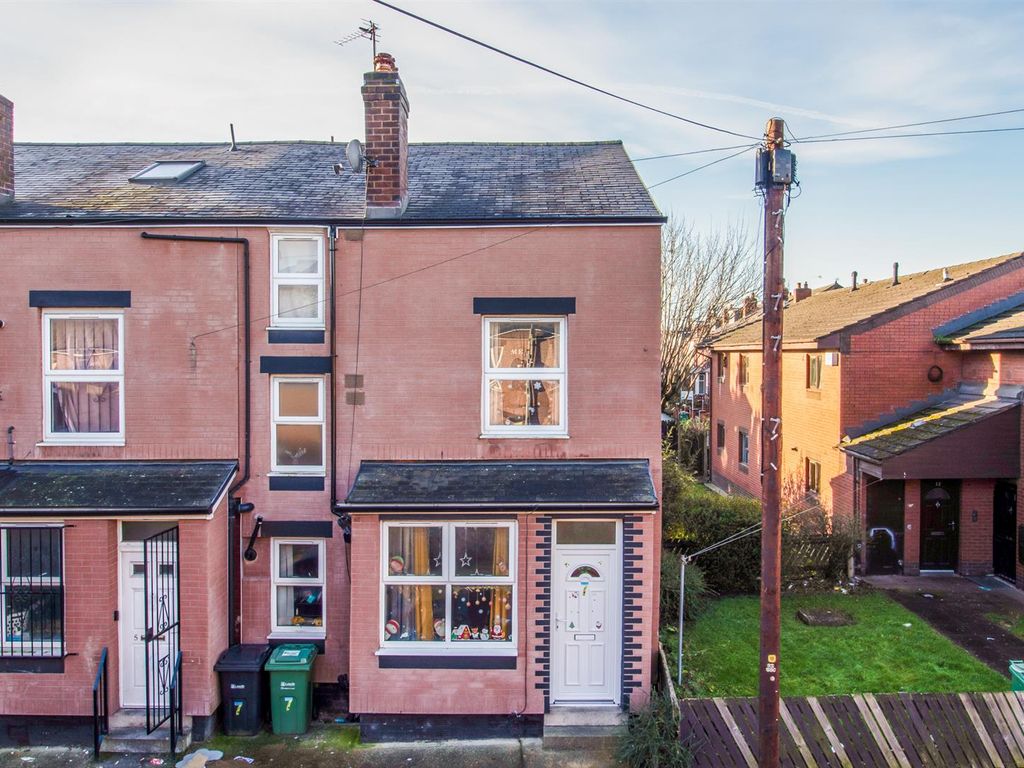 3 bed end terrace house for sale in Copperfield Crescent, Cross Green