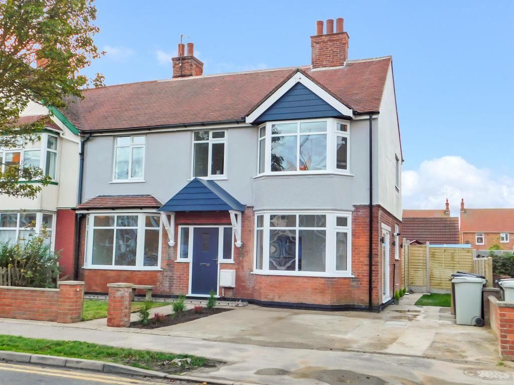 3 bed semidetached house for sale in Beresford Avenue, Skegness PE25
