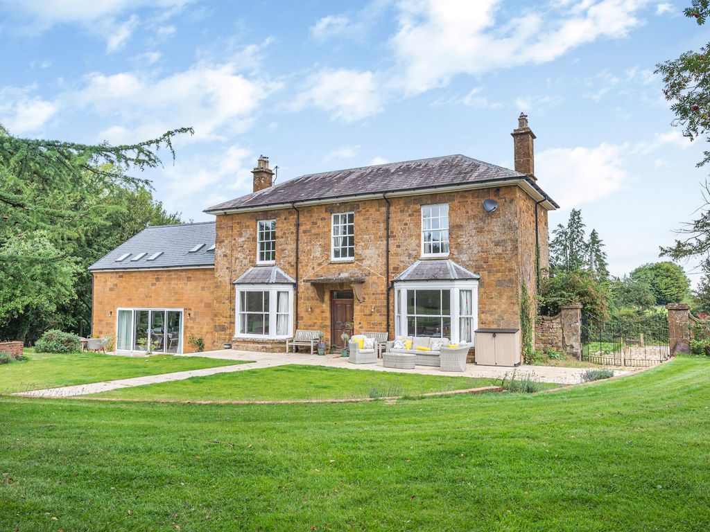 6 bed detached house for sale in The Slade, Fenny Compton, Southam
