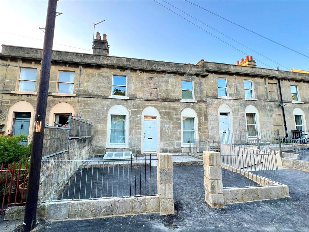 2 bed flat for sale in Hampton Row, Bath BA2, £325,000 Zoopla