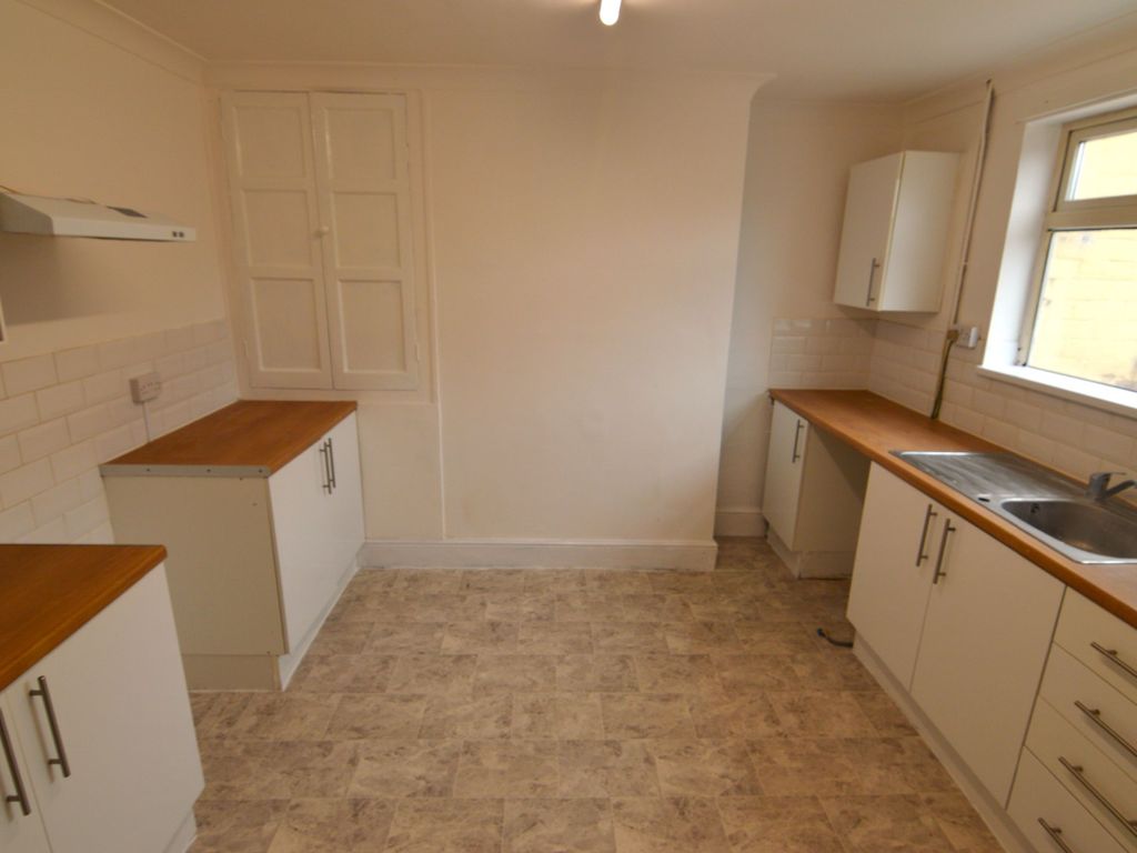 3 bed terraced house to rent in Longfield Road, Grimsby DN34, £675 pcm