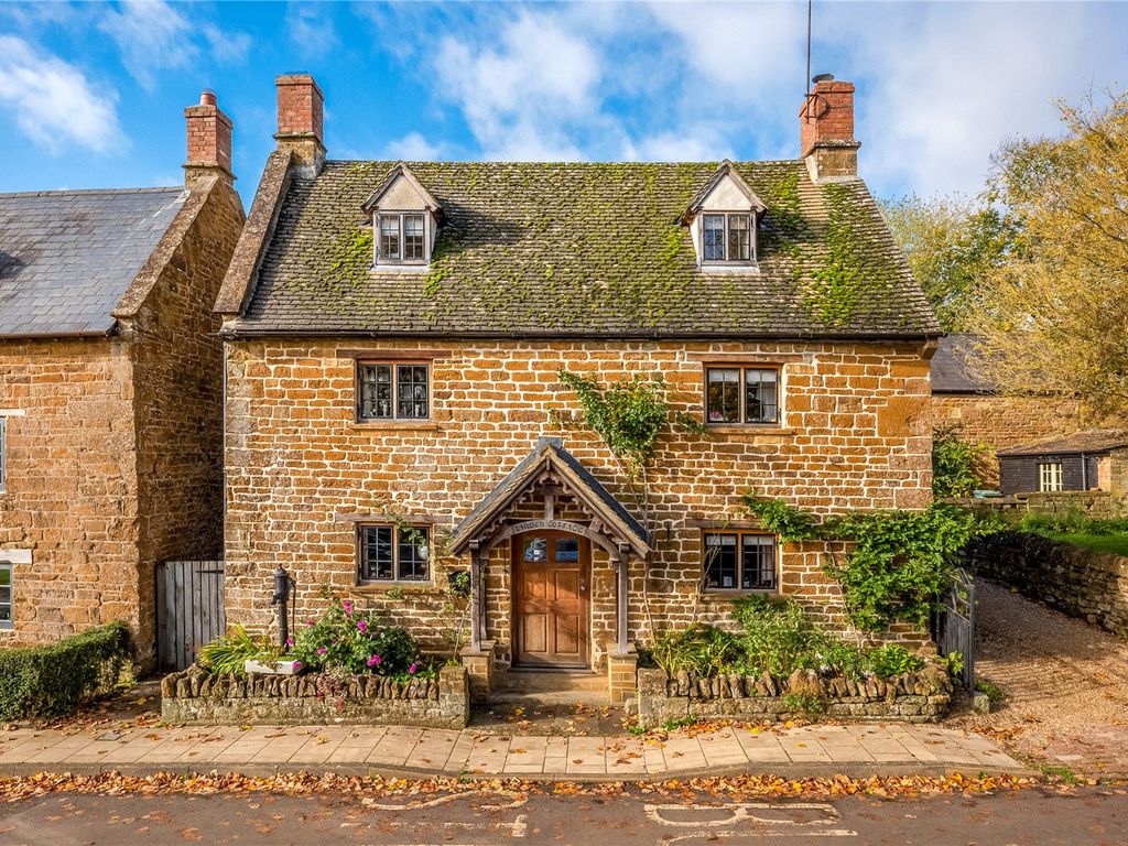 3 bed cottage for sale in The Green, Hornton, Banbury, Oxfordshire OX15