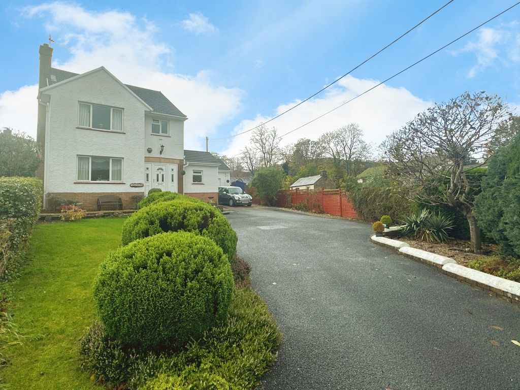3 bed detached house for sale in Mill Crescent, Govilon, Abergavenny