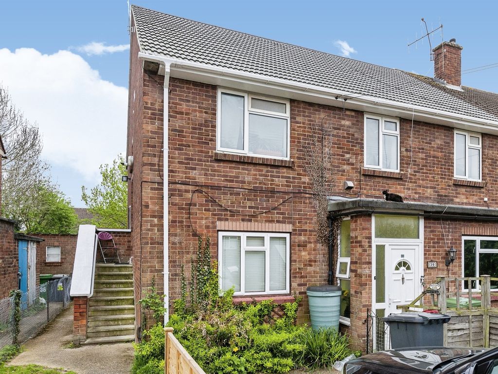 2 bed for sale in Thirlmere Avenue, Burnham, Slough SL1 Zoopla