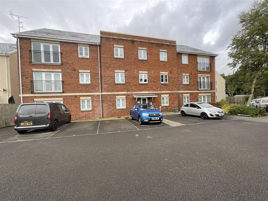 1 bed flat for sale in Clayton Drive, Pontarddulais, Swansea SA4 Zoopla