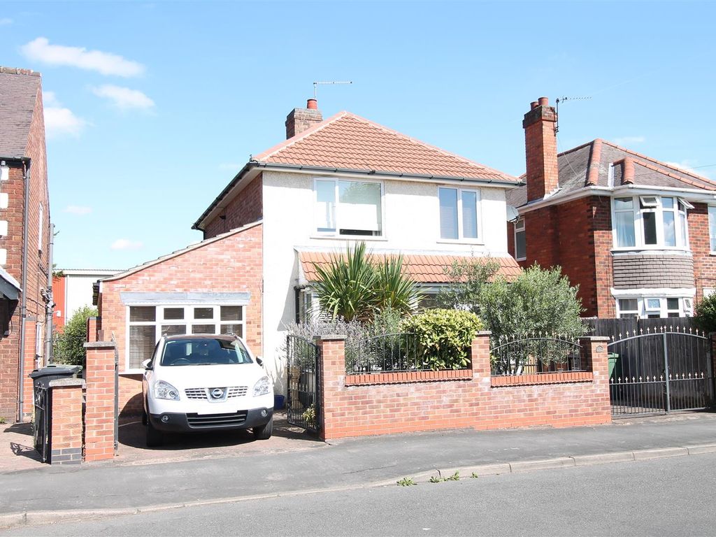 3 bed detached house for sale in Knightthorpe Road, Loughborough