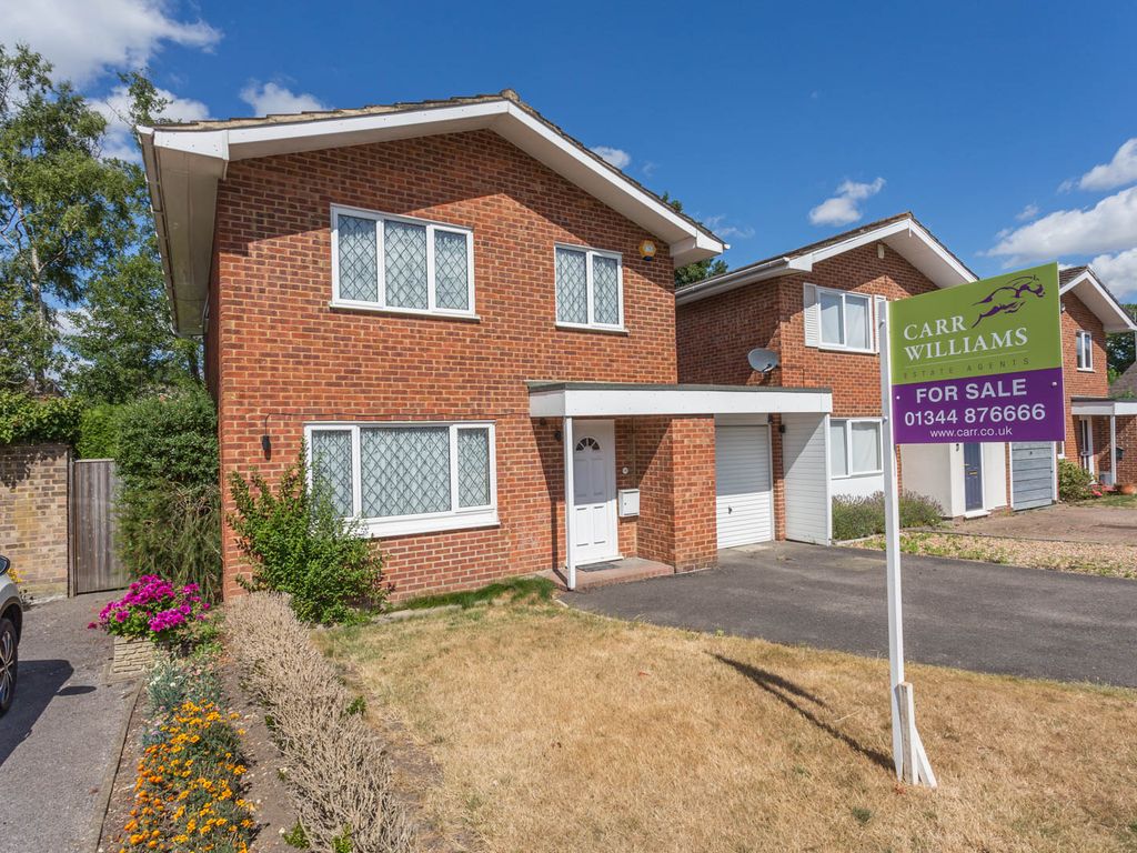 4 bed linkdetached house for sale in Huge Potential, Gainsborough