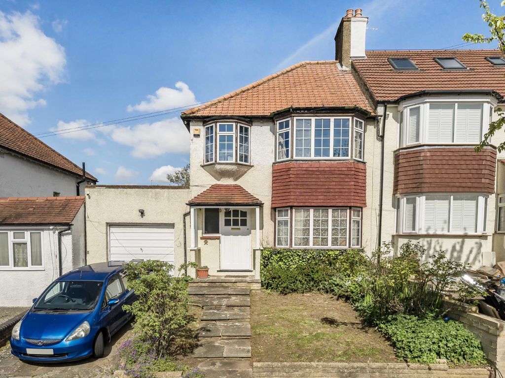 3 bed semidetached house for sale in Croft Road, London SW16, £625,000
