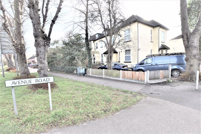 2 bed flat for sale in Harold Wood, Romford RM3 Zoopla