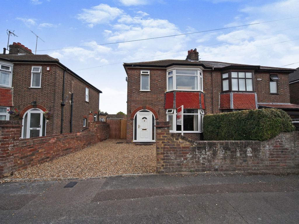 3 bed semidetached house for sale in Douglas Crescent, Houghton Regis