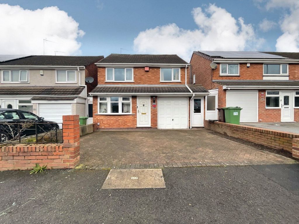 3 bed linkdetached house for sale in Queslett Road, Birmingham, West