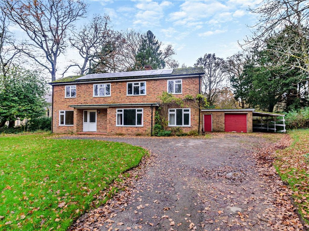 4 bed detached house for sale in Main Road, Colden Common, Nr