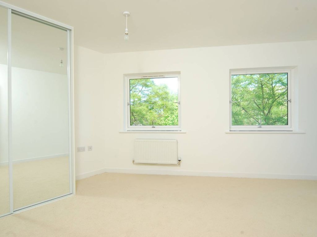 2 bed flat to rent in Osbury Court, South Harrow, Harrow HA2, £1,700