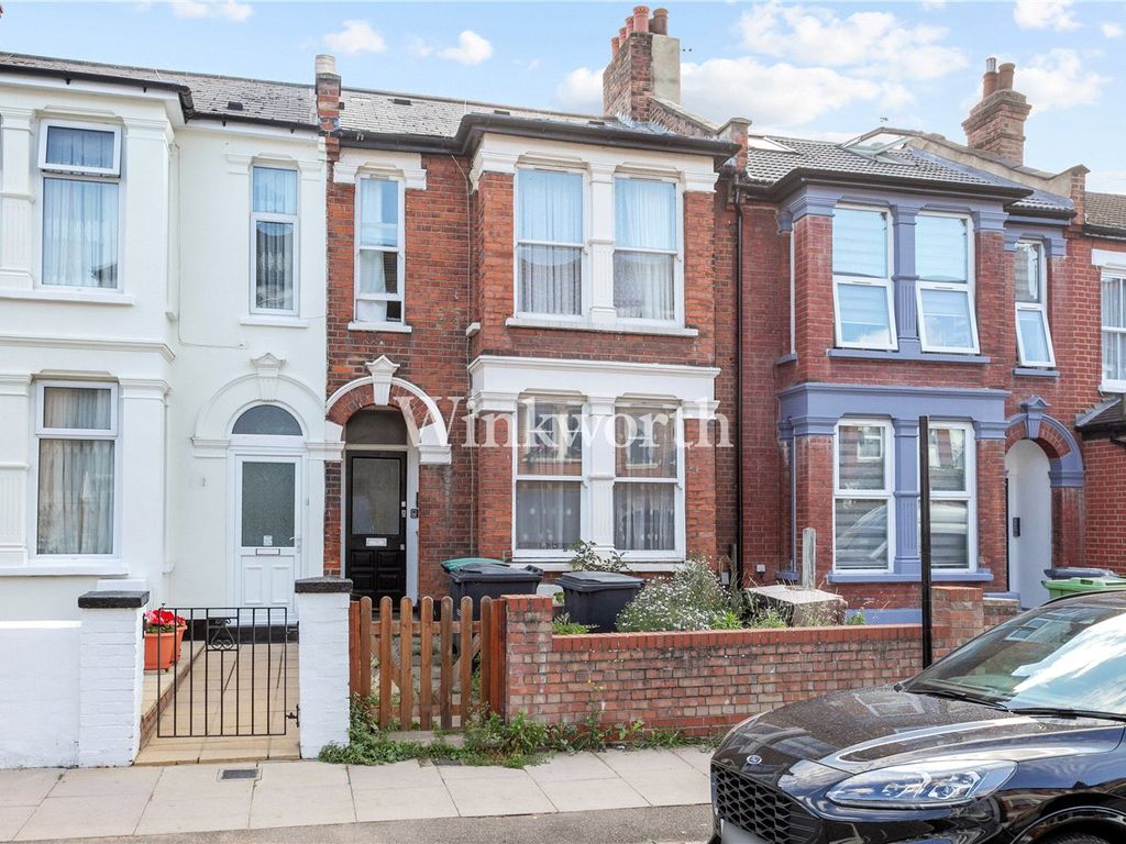 2 bed flat for sale in Mount Pleasant Road, London N17, £300,000 Zoopla