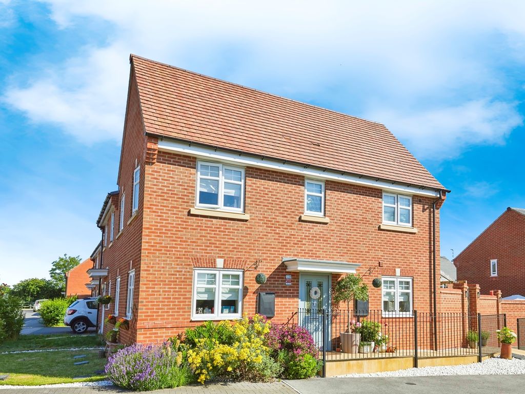 3 bed semidetached house for sale in Canterbury Drive, Littleover