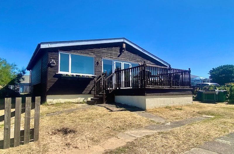 4 bed property for sale in Humberston Fitties, Humberston, Grimsby DN36