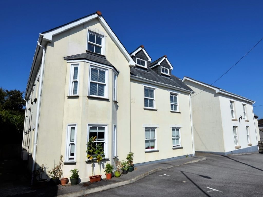 2 bed flat to rent in 99 Alexandra Road, St. Austell, Cornwall PL25, £