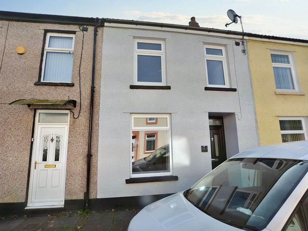 3 bed terraced house to rent in Phyllis Street, Troedyrhiw, Merthyr