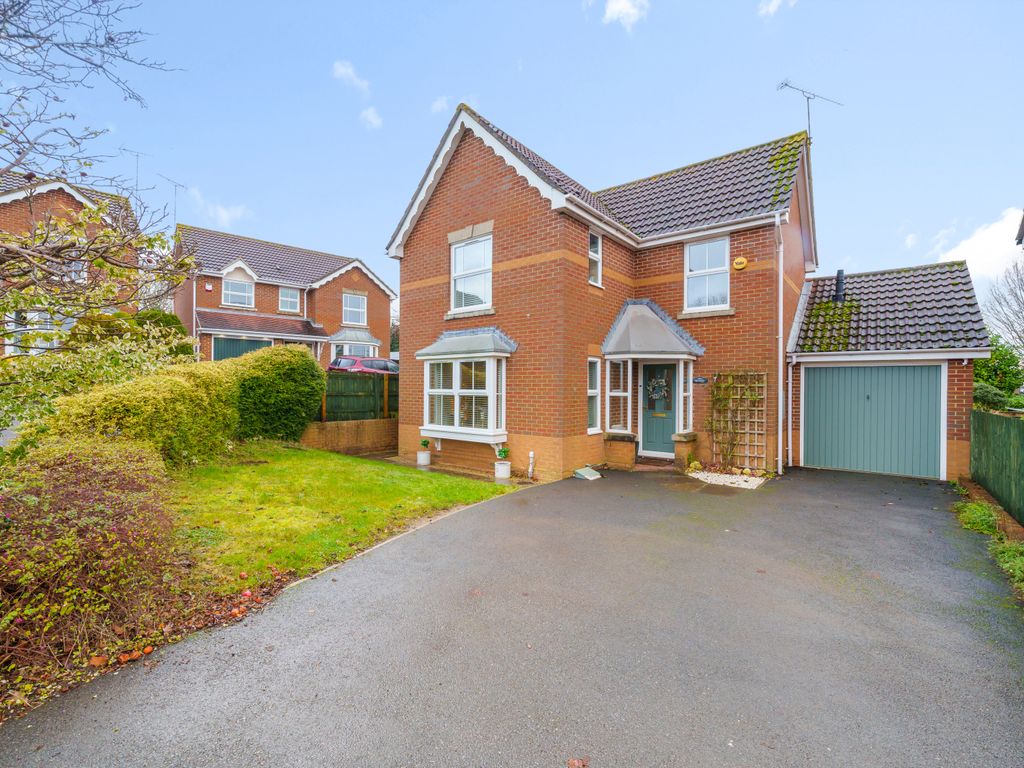 3 bed detached house for sale in The Knoll, Tilehurst, Reading, Berkshire RG31, £525,000 Zoopla