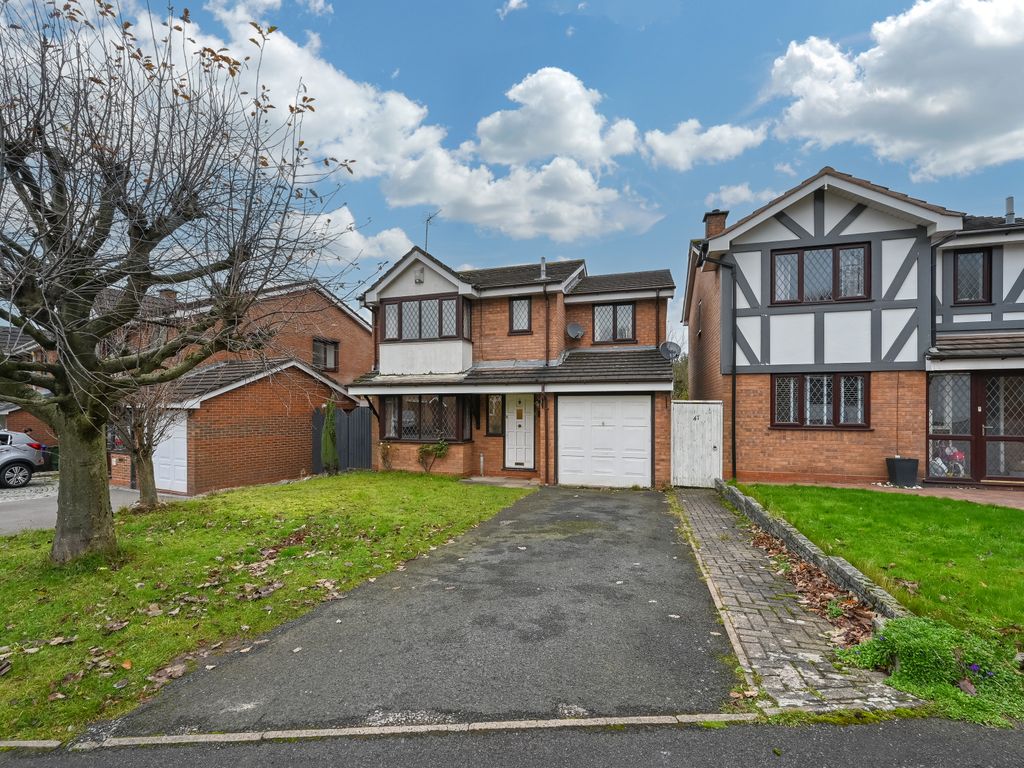 4 bed detached house for sale in Salisbury Drive, Cannock WS12, £