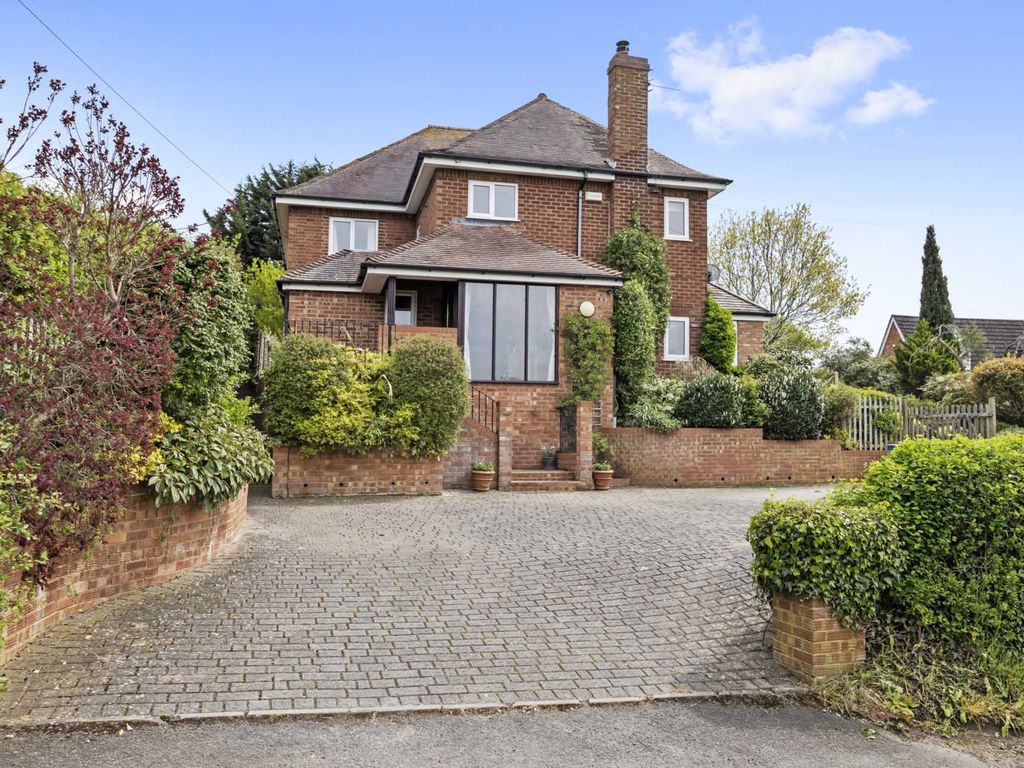 6 bed detached house for sale in Sparrowhall Lane, Powick WR2, £700,000