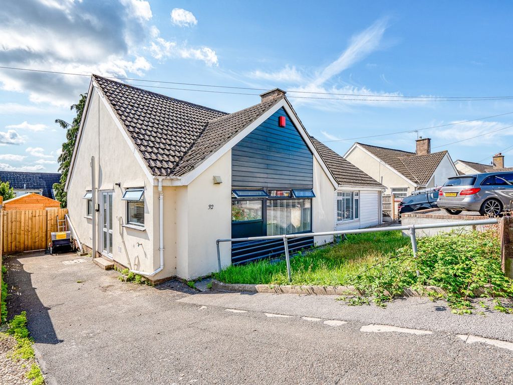 2 bed semidetached bungalow for sale in Pilgrims Way, Worle, Weston