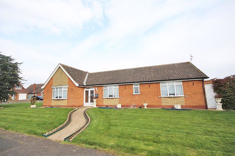 3 bed detached bungalow for sale in Heron Way, HoltonLeClay, Grimsby DN36 Zoopla