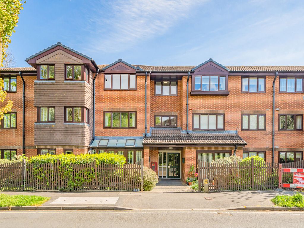 1 bed property for sale in Wordsworth Drive, Cheam, Sutton SM3, £