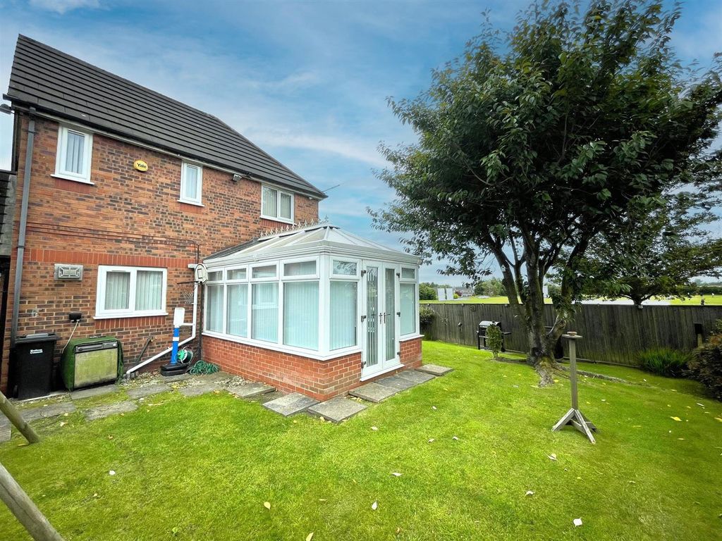 3 bed property for sale in The Pewfist Spinney, Westhoughton, Bolton