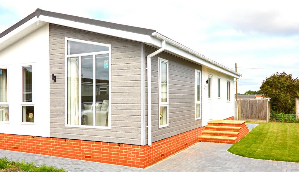 2 bed mobile/park home for sale in Willow Park, Gladstone Way, Mancot