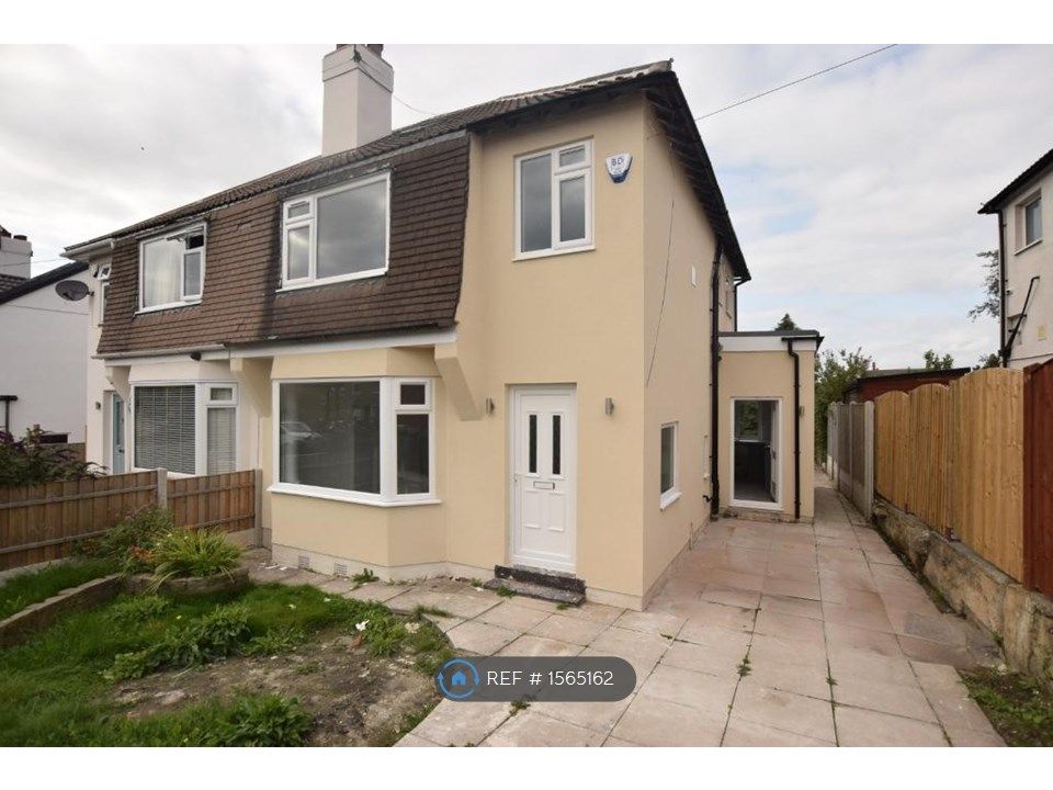 4 bed semidetached house to rent in Buckstone Crescent, Leeds LS17