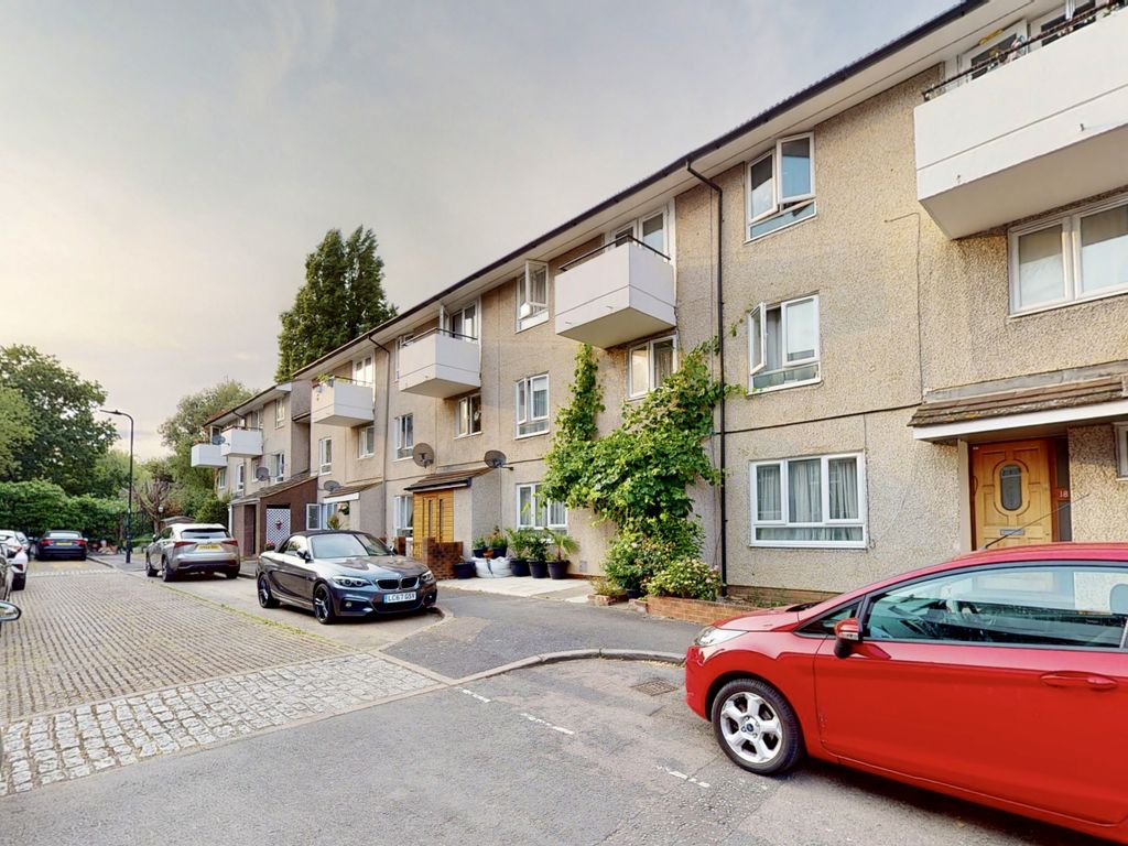 3 bed for sale in Legion Road, Greenford UB6, £399,950 Zoopla