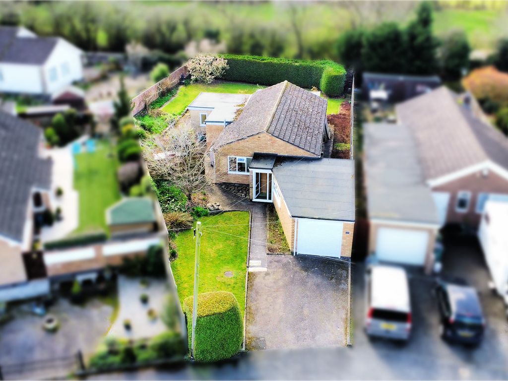 3 bed detached bungalow for sale in Barry Drive, Kirby Muxloe LE9, £