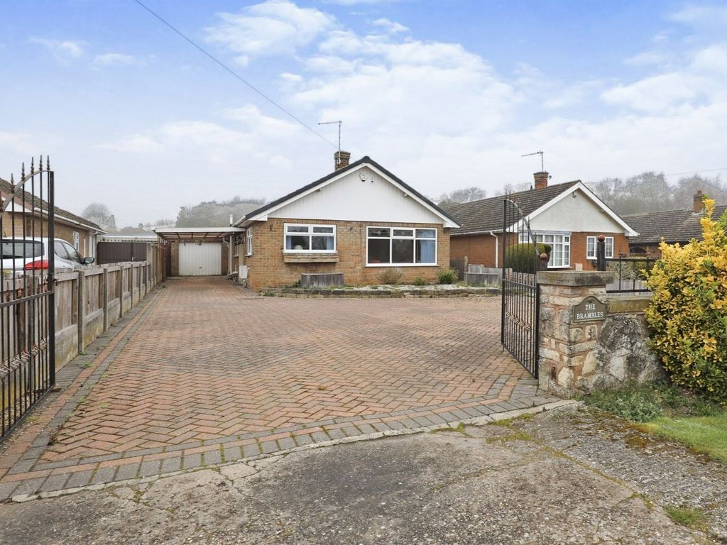 2 bed bungalow for sale in Shireoaks Road, Shireoaks, Worksop