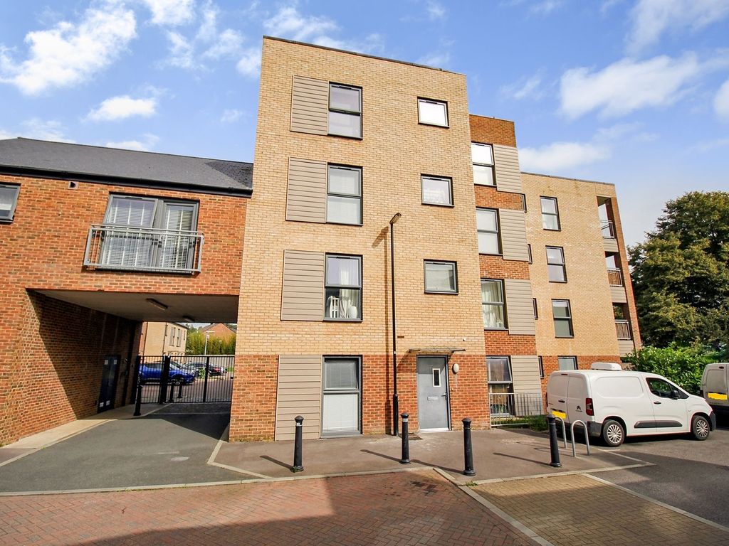 2 bed flat for sale in Laxton Close, Sholing SO19, £180,000 Zoopla
