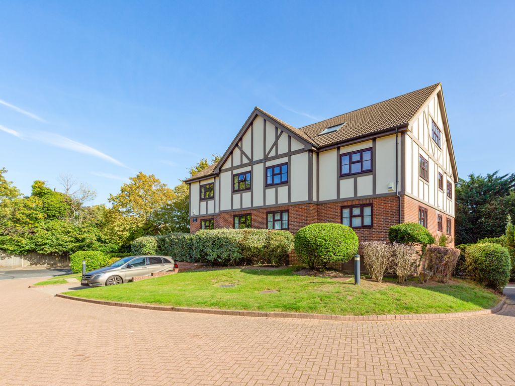 2 bed flat for sale in White Lodge Close, Sevenoaks TN13, £485,000 Zoopla