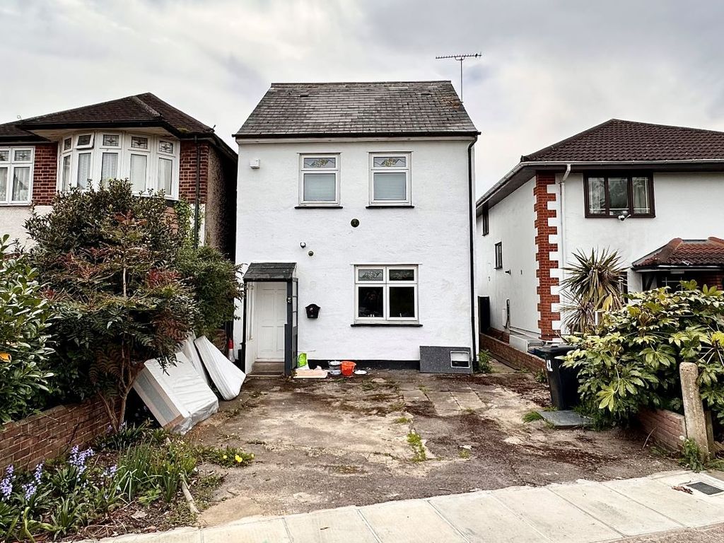 5 bed detached house for sale in 42 Harvey Road, Whitton, Hounslow