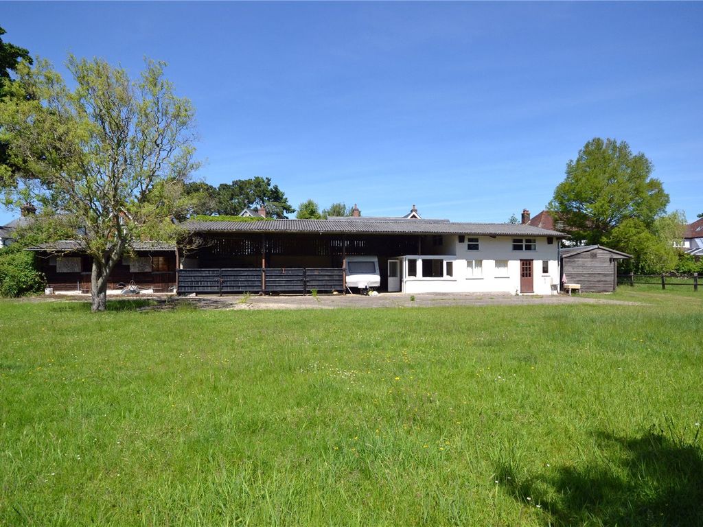 Country house for sale in Balmer Lawn Road, Brockenhurst, Hampshire