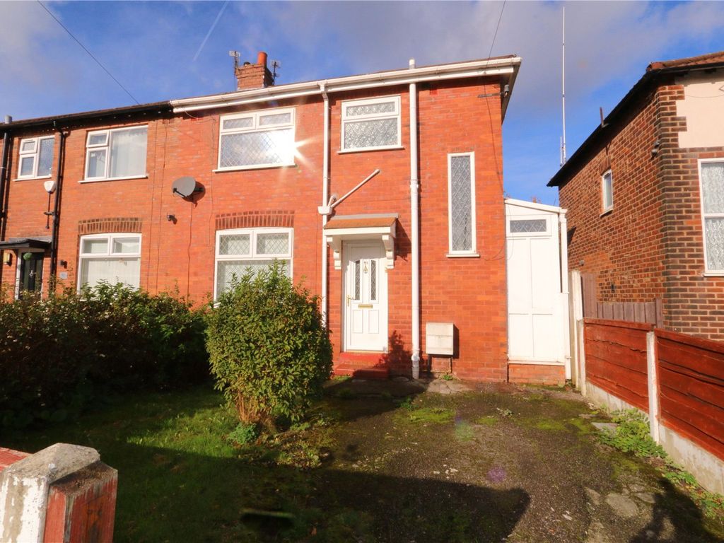 3 bed semidetached house for sale in Moorfield Avenue, Denton