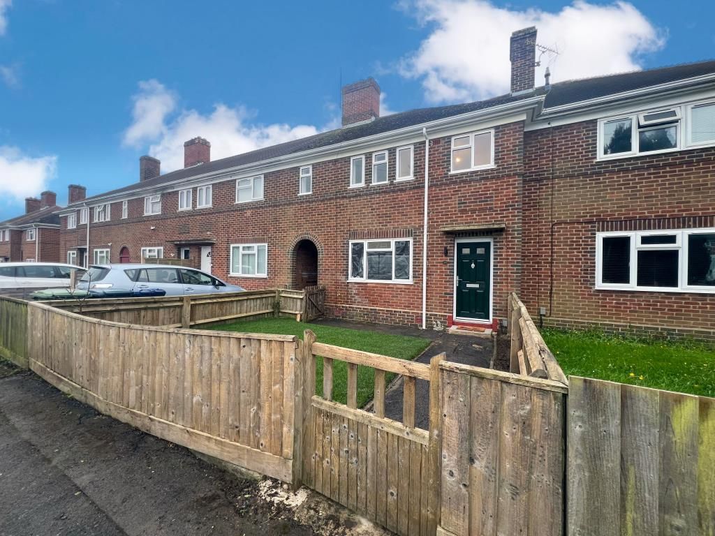 3 bed terraced house to rent in Dashwood Road, East Oxford OX4, £1,800