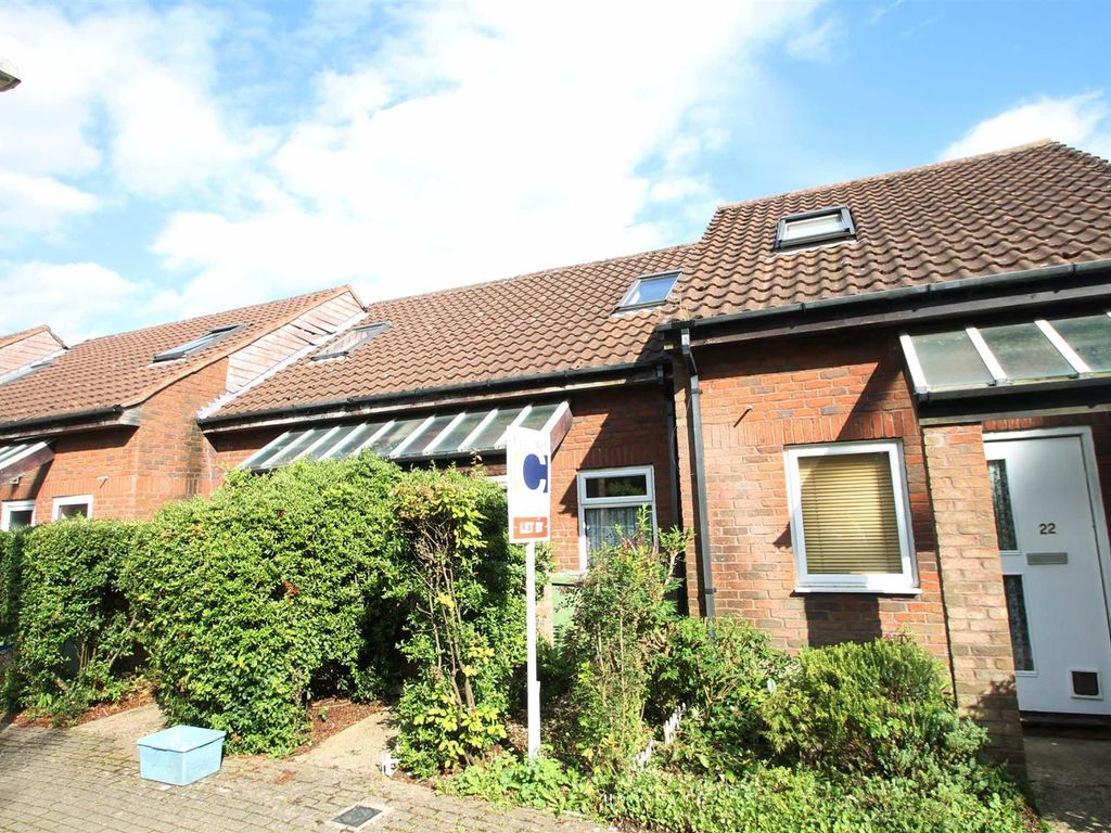 1 bed terraced house for sale in Colston Bassett, Emerson Valley
