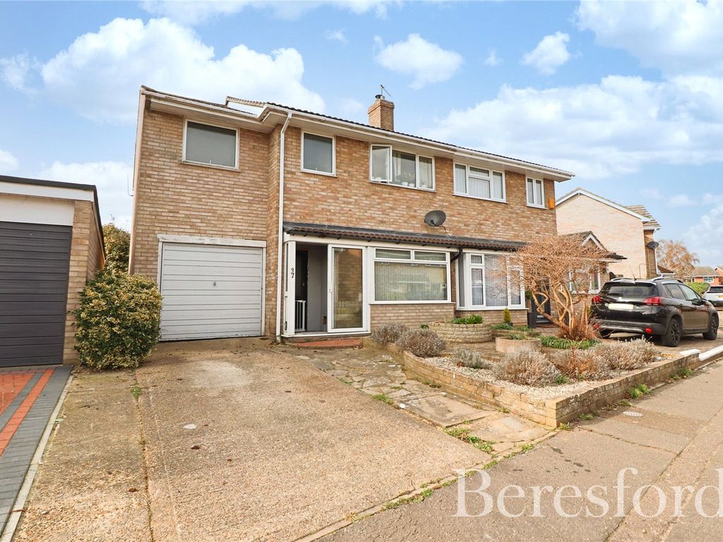 3 bed semidetached house for sale in Newcastle Avenue, Colchester CO3