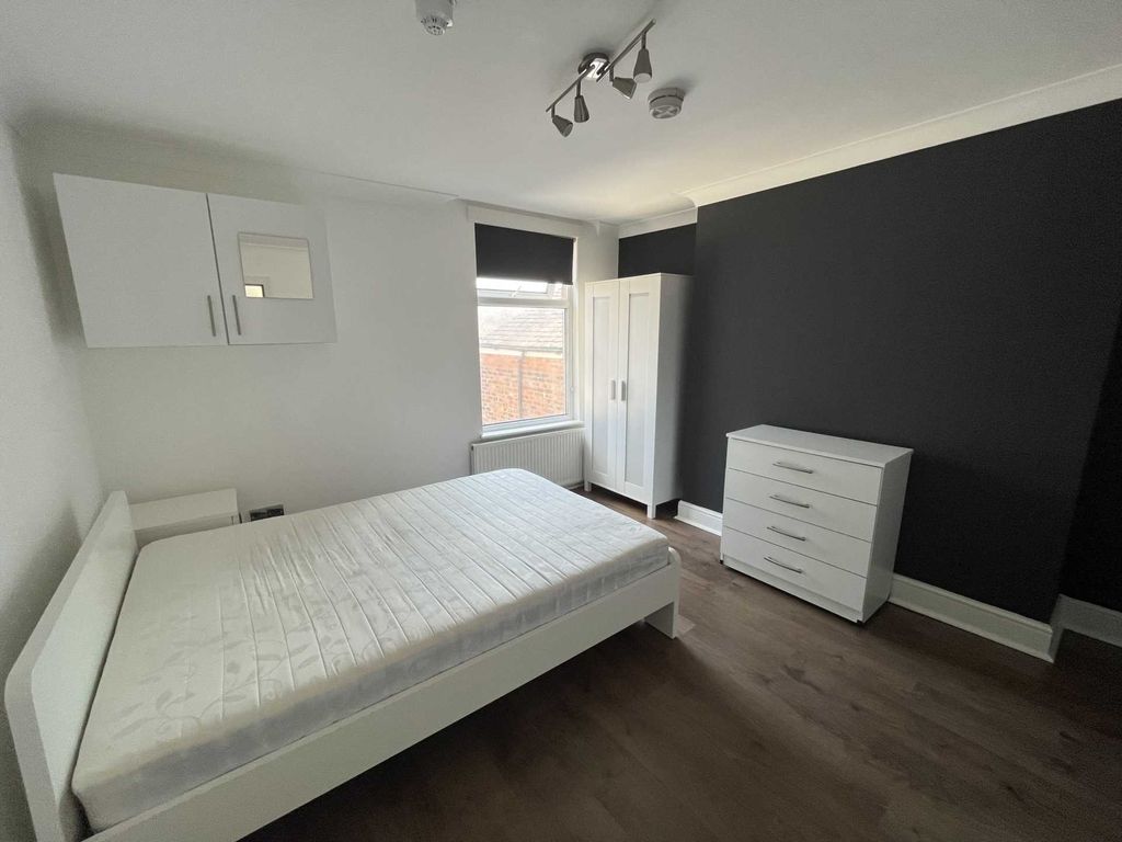Room to rent in Brentwood, Salford M6 Zoopla