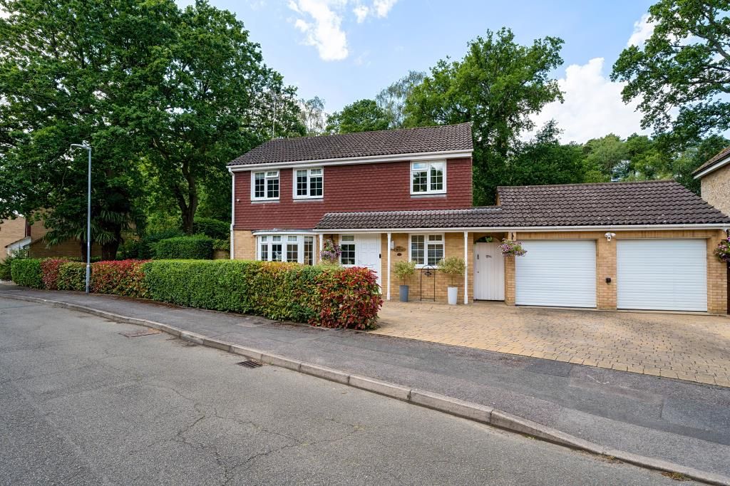 4 bed detached house for sale in Sandhurst, Berkshire GU47, £700,000