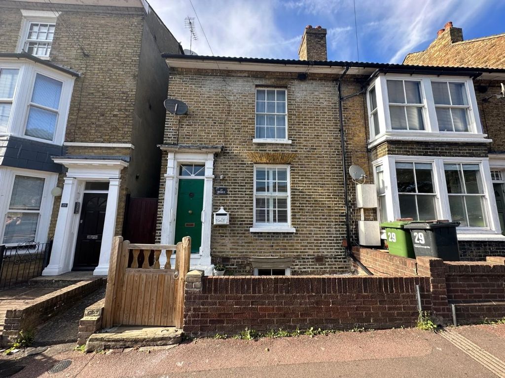 3 bed semidetached house to rent in Brewer Street, Maidstone ME14, £