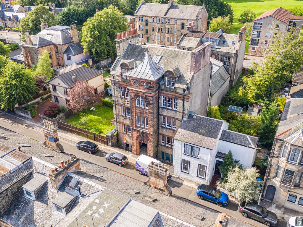 3 bed flat for sale in Maxwellton Street, Paisley PA1, £115,000 Zoopla